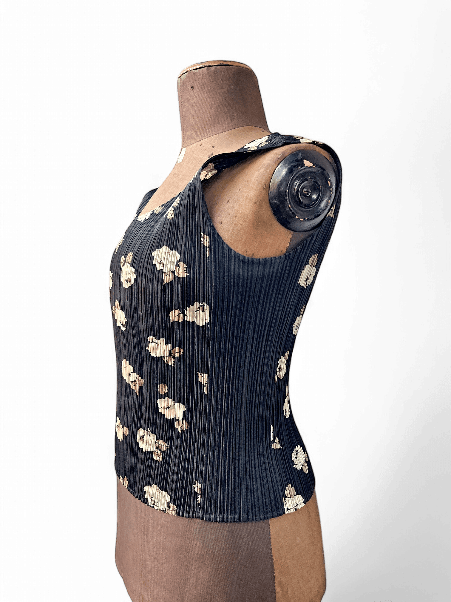 Elegantes Plissee-Top mit Blumenmuster - Ärmellos 2