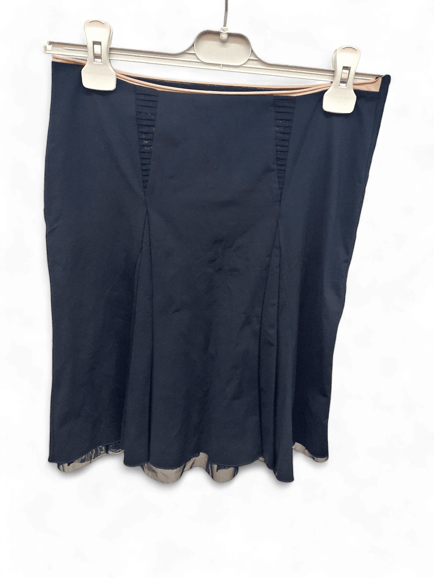 Eleganter schwarzer Faltenrock mit hoher Taille 1